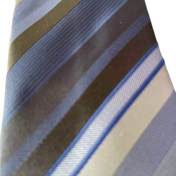 Kenneth Cole Repp tie blue silver colors 58 inches long 3 1/2 inches wide silk. - Picture 3 of 5